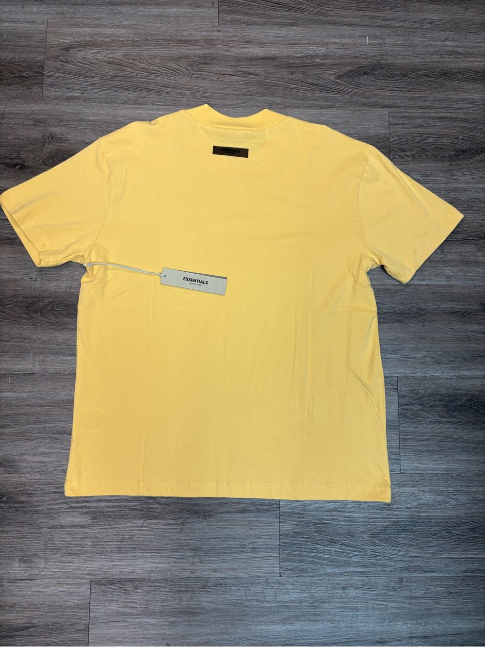 SS23 fear of god essentials Light Tuscan tee - Picture 2 of 5